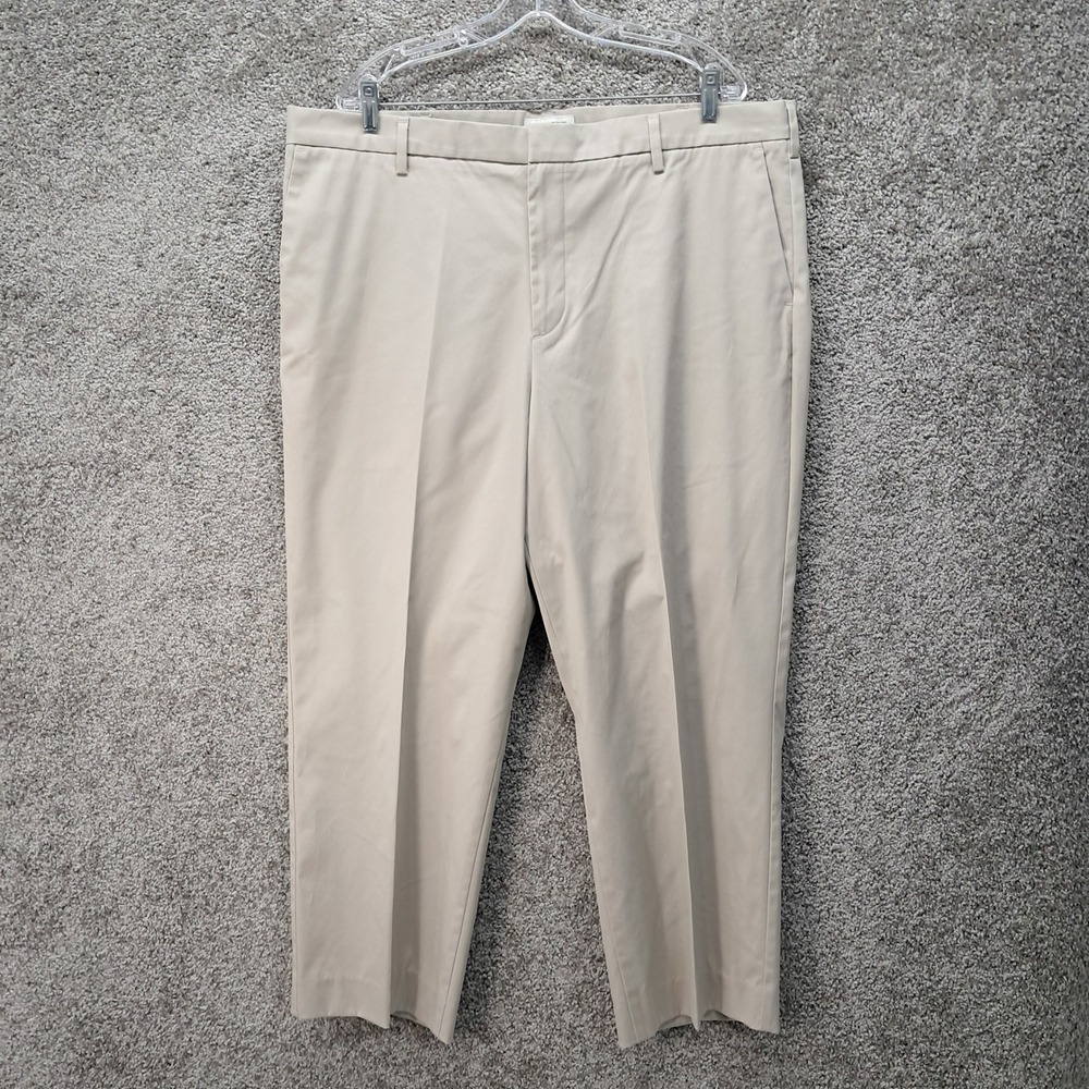Dockers Mens Classic Fit Khaki Chino Pants Tan 40x32 (Measures 42x28)